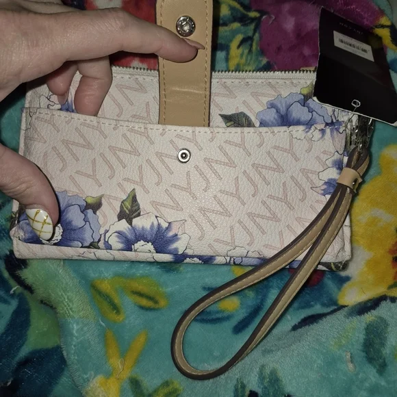 ⚜️NWT⚜️ Jones New York Elegant Floral Women's Wallet/Wristlet 💠 - Picture 6 of 7